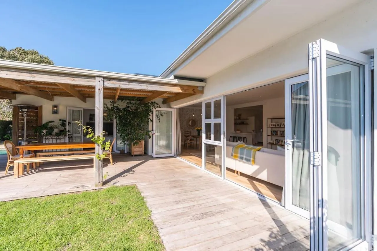 Contemporary 4-Bedroom Oasis Κέιπ Τάουν Νότια Αφρική