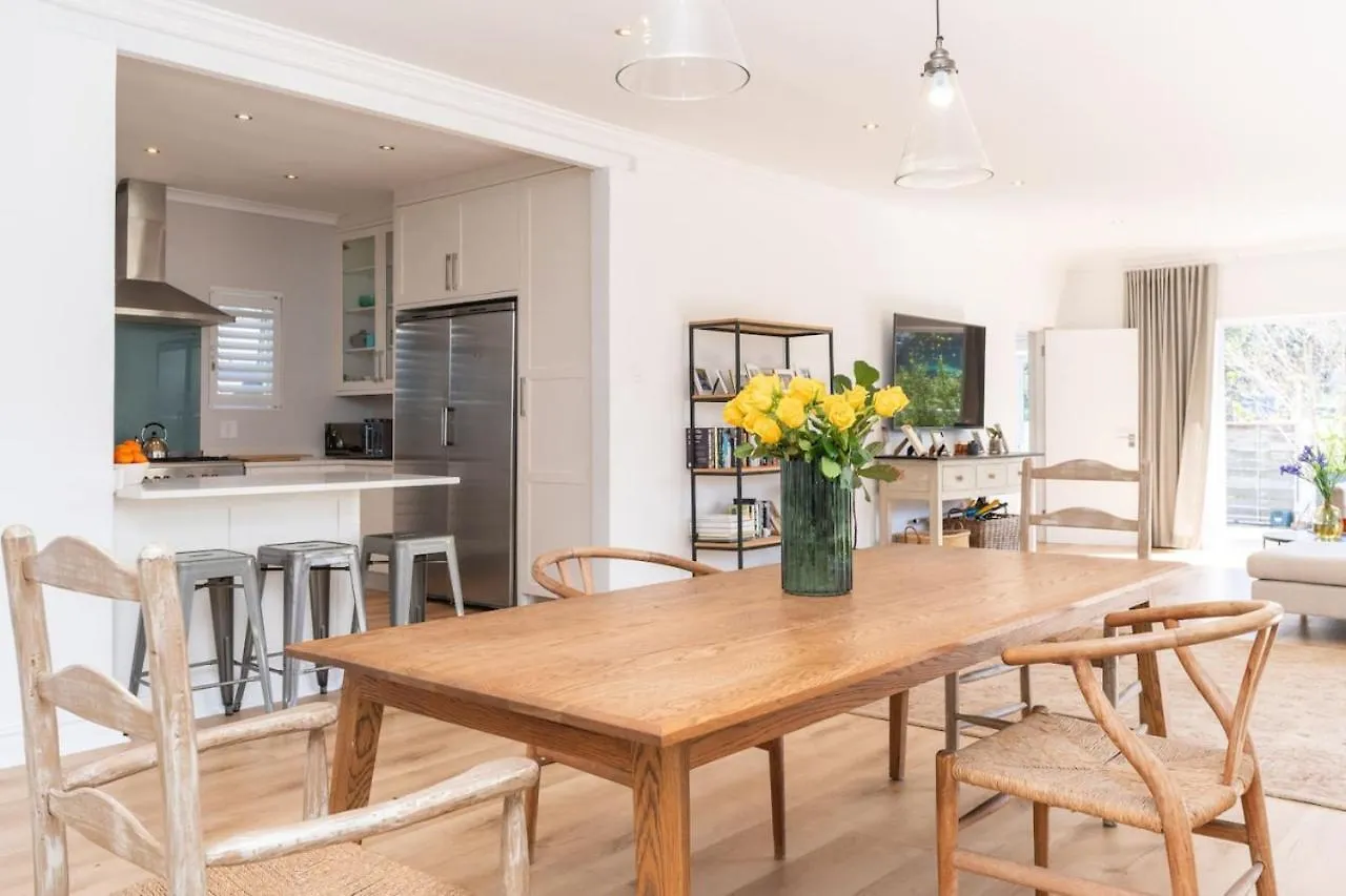 Contemporary 4-Bedroom Oasis Κέιπ Τάουν Νότια Αφρική