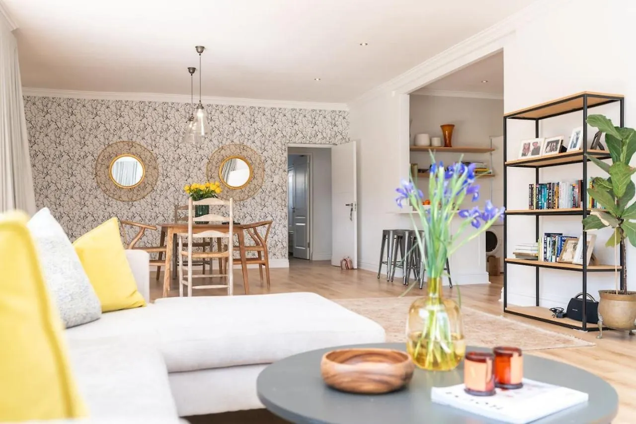 Contemporary 4-Bedroom Oasis Cape Town 0*,
